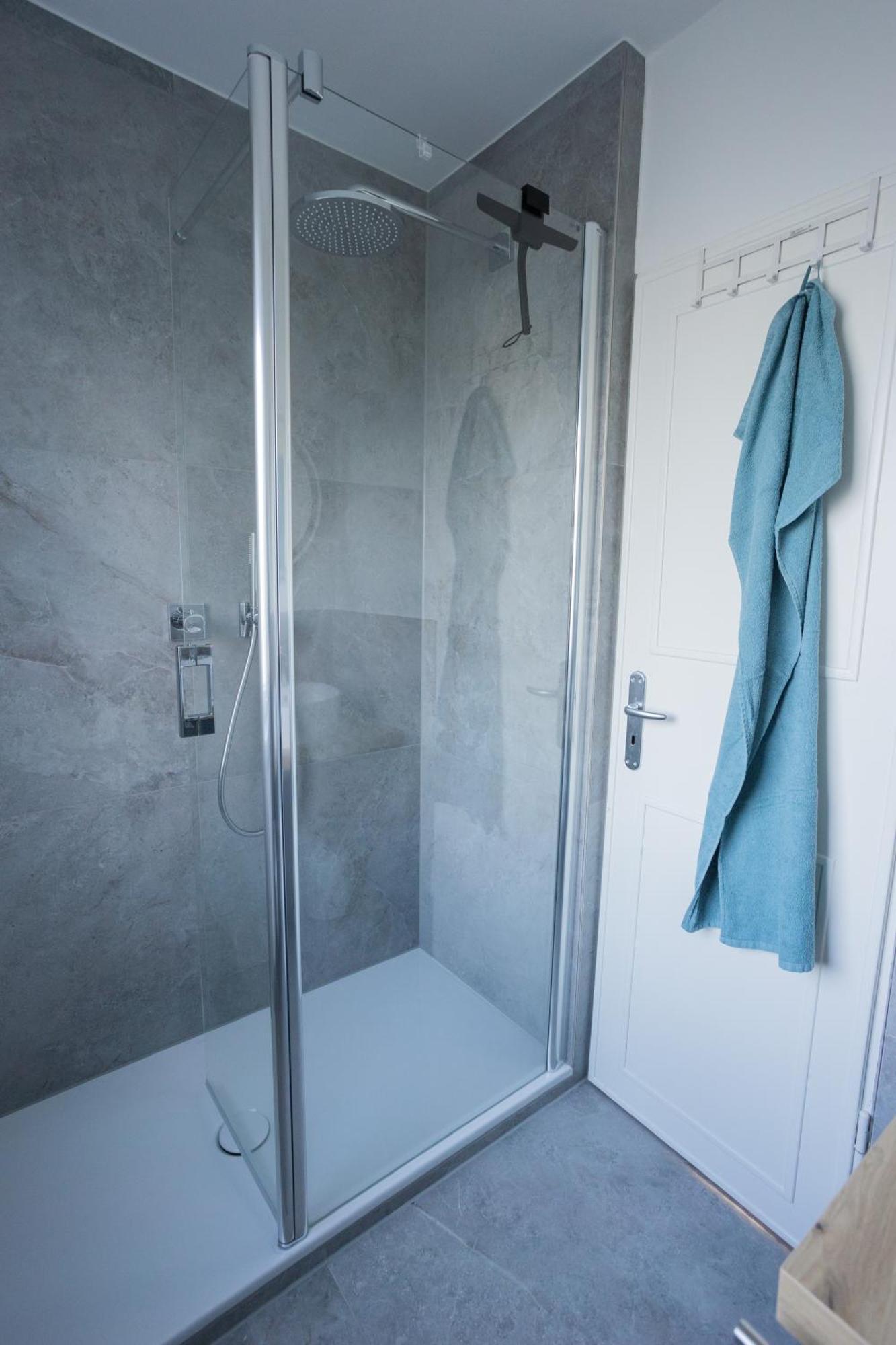 Celler Appartement Bagian luar foto